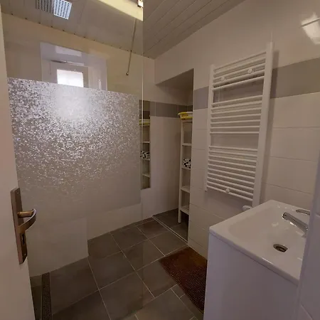 Les Bruyeres 펜션 Neuilly-le-Vendin